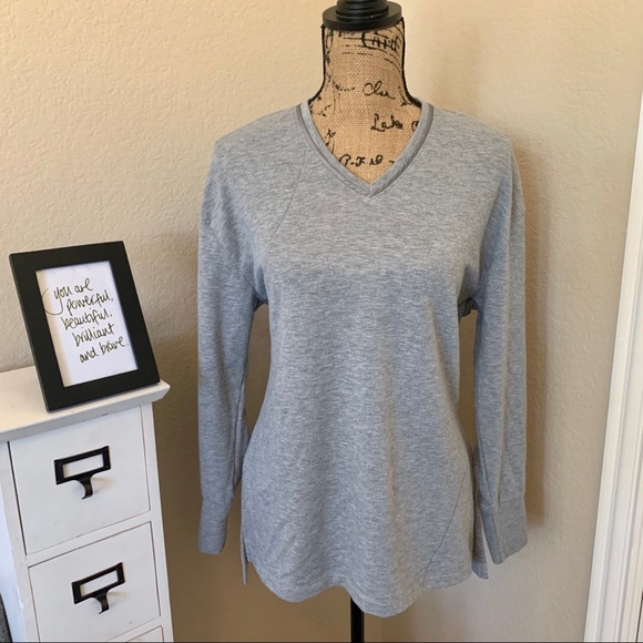 H by HALSTON : Grey V-Neck Sweater EUC - Picture 9 of 10